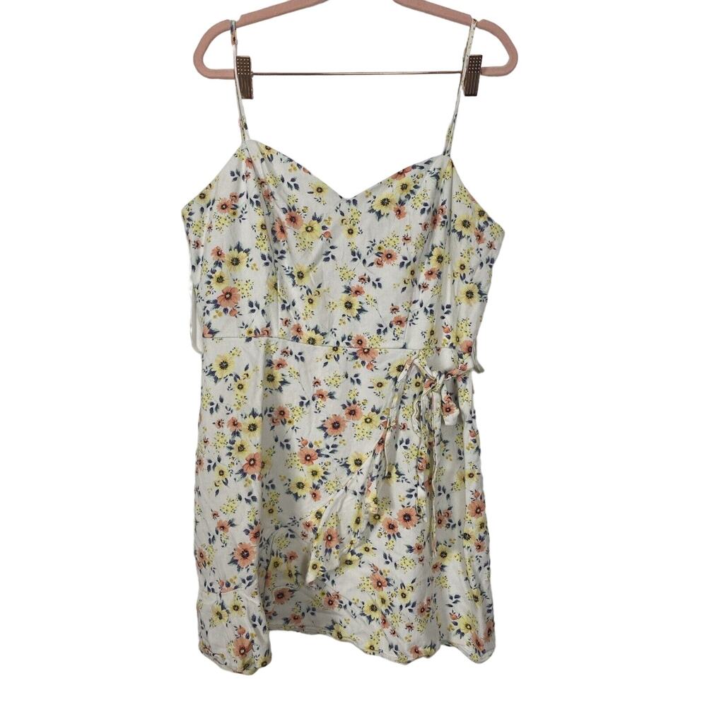 City Triangles Jc Penney Junior Mini Dress Faux Wrap Floral White Size 15